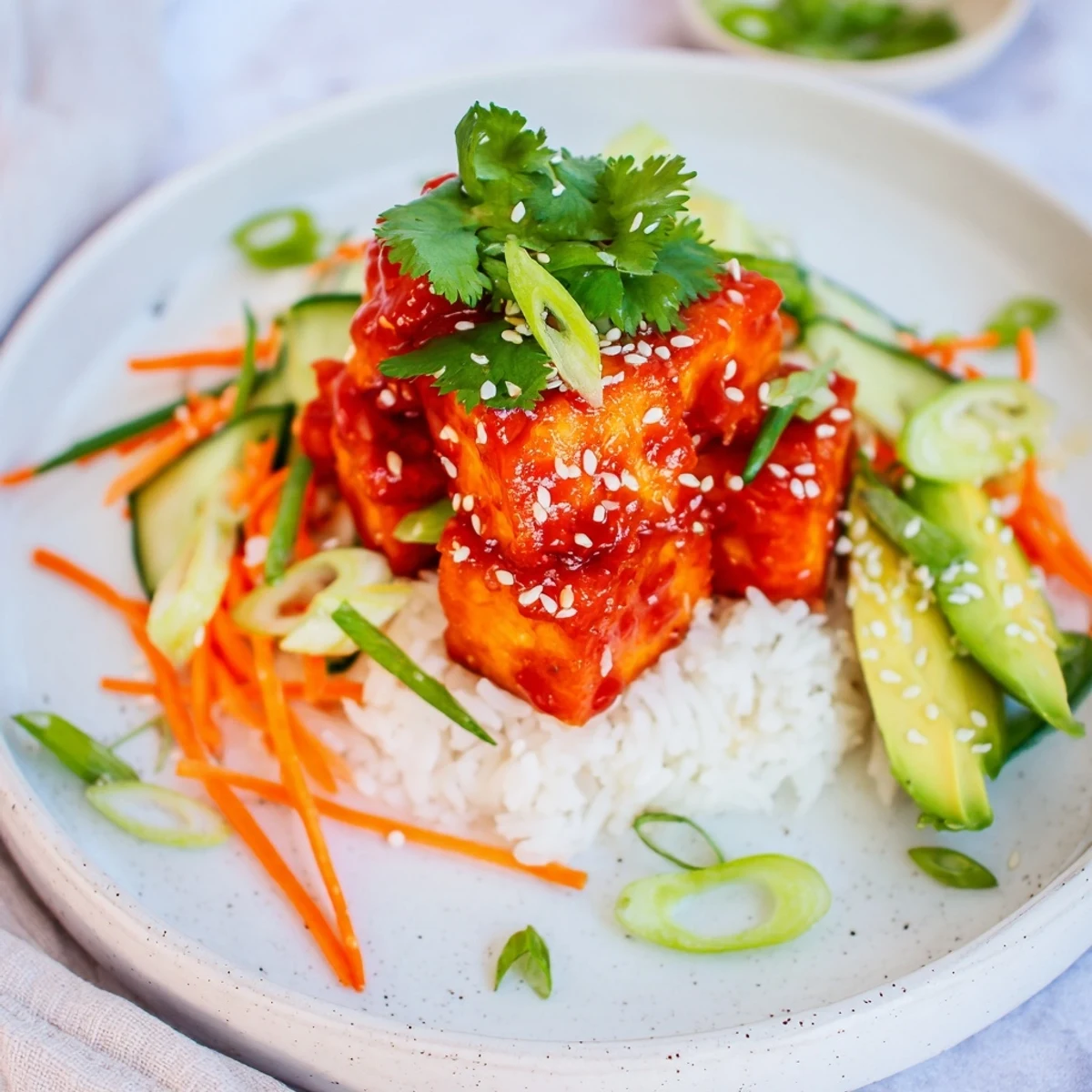 Savory Chili-Mayo Baked Tofu Bowls with vibrant vegetables: this vegetarian dish is bursting with flavor.