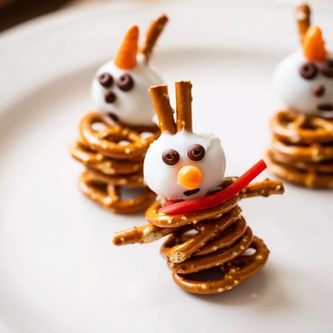 Snowman Pretzel and Dip